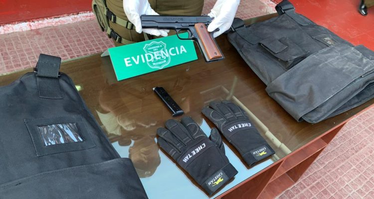 Hasta controlaban el tránsito: detienen a banda que se hacía pasar por carabineros para robar
