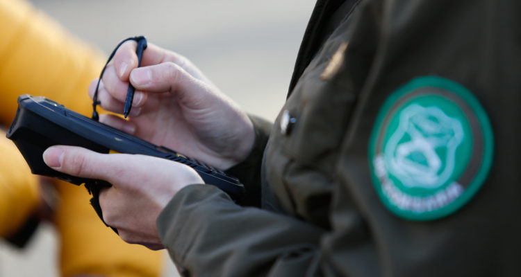 Presentan recurso por estudiante que denuncia abuso sexual de carabineros en control de identidad