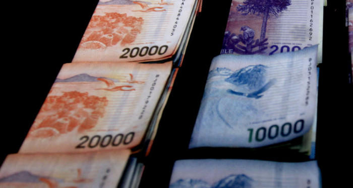 Estudio: 77% de empresas entregará aguinaldo de Navidad a trabajadores y monto promediará $77.356