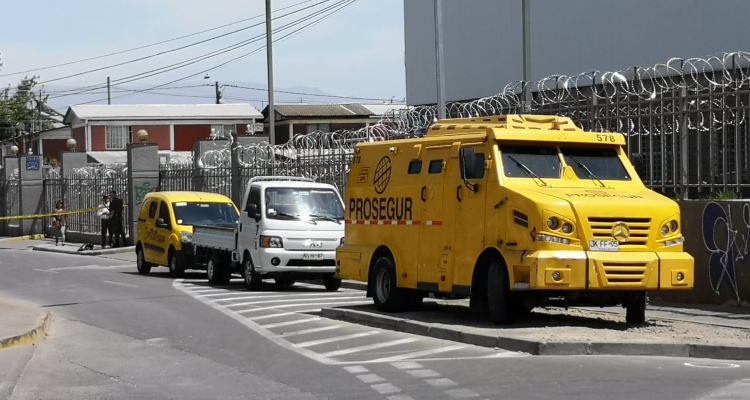 Asalto frustrado y balacera en supermercado Líder de Maipú: confirman 2 heridos por impacto de bala