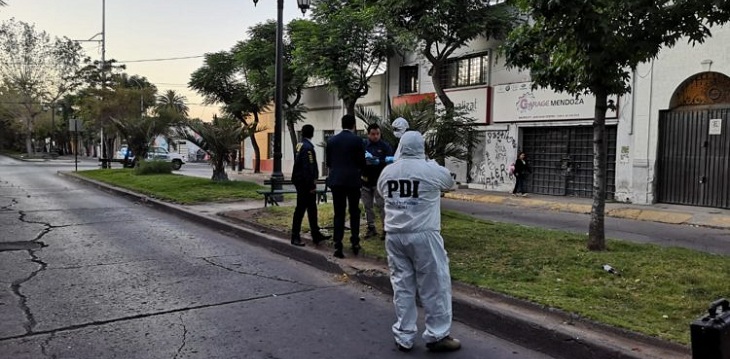Hombre que se resistió a asalto fue baleado en Santiago: él mismo llamó a la policía para avisar