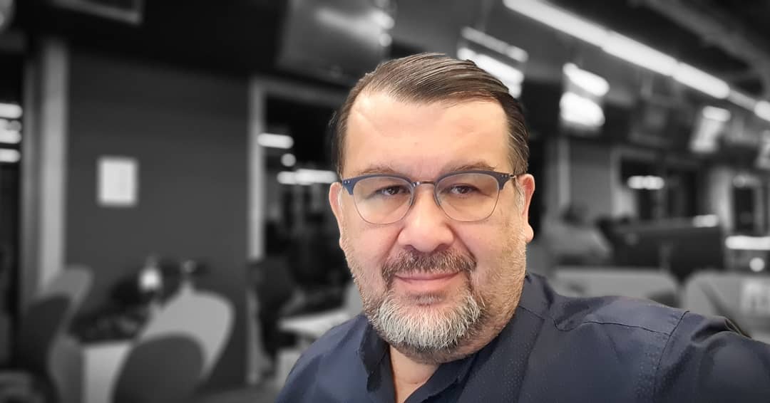 Carlos Zárate respondió a tuitera que lo encaró: 