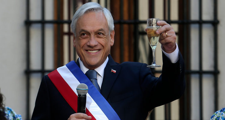 Piñera envía saludo de Año Nuevo reconociendo que 2019 'fue duro': 