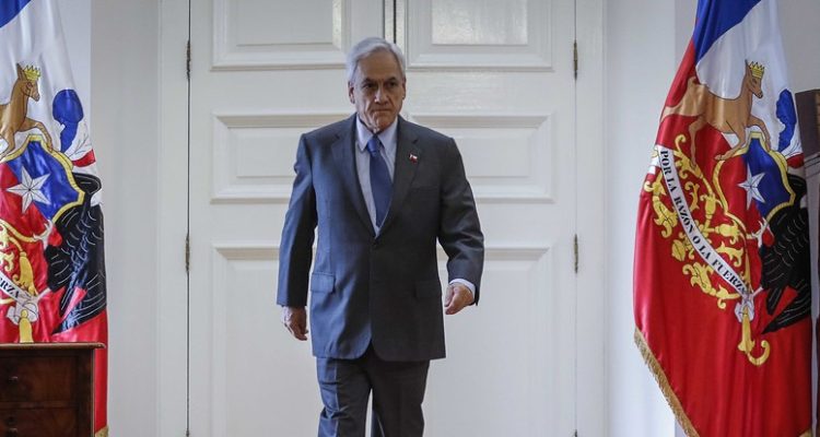 Presidente de paseo: fotografían a Piñera en Cachagua junto al embajador de Chile en Portugal