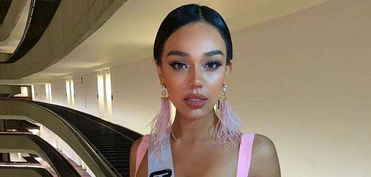 El percance que sufrió la candidata chilena a Miss Universo con su vestido en una escalera mécanica