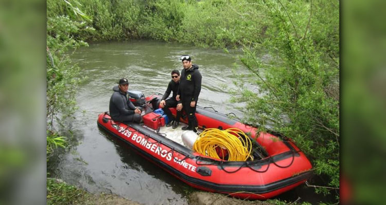 Encuentran sin vida a menor y adulto que estaban desaparecidos tras caer a río en Los Álamos