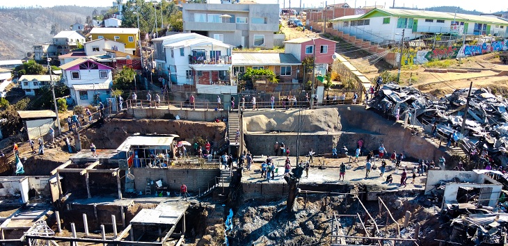 Gobierno asegura que entrega de bonos para damnificados de incendio en Valparaíso comenzará en enero