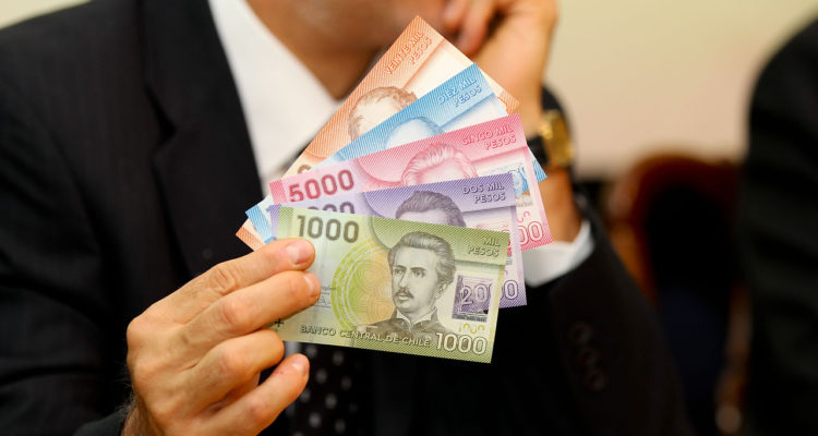 Diputados aprueban en general proyecto de ingreso mínimo con $300 mil liquidos y pasa al Senado