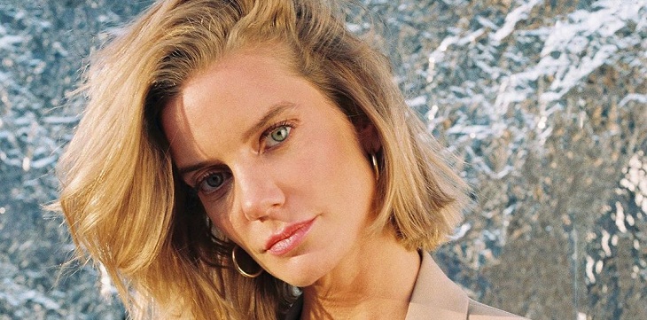 Javiera Acevedo respondió ante críticas por comentada fotografía junto a recolector de basura