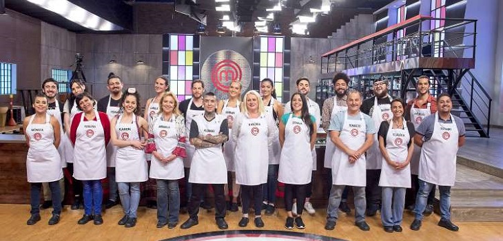 Polémica participante de 'MasterChef' reapareció en TV desfilando en 'Mucho Gusto'
