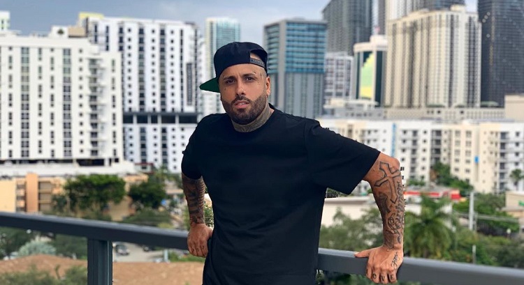 Nicky Jam sorprende con saludo navideño junto a su hijo: son bastante parecidos