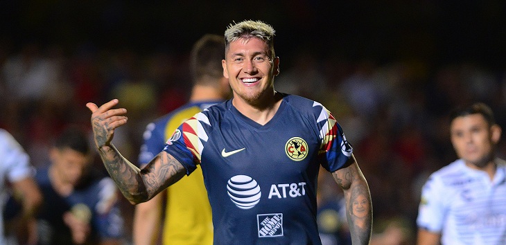 Nico Castillo sorprendió con noble gesto a niño fanático del América: fue aplaudido por los hinchas