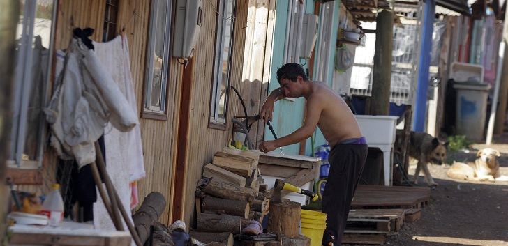 Hasta 18 años menos de esperanza de vida: estudio impactó con cifras sobre desigualdad en Santiago