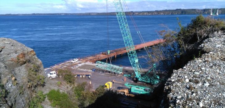 Ministro Moreno da explicaciones por conflicto del puente Chacao y sostiene que obra sigue en curso