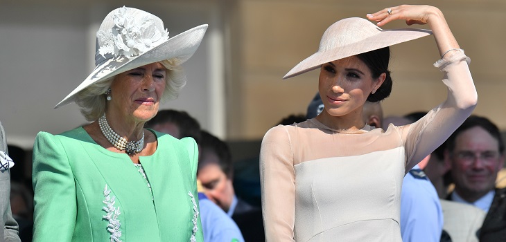 La curiosa expresión de Camilla Parker ante pregunta sobre el príncipe Harry y Meghan Markle