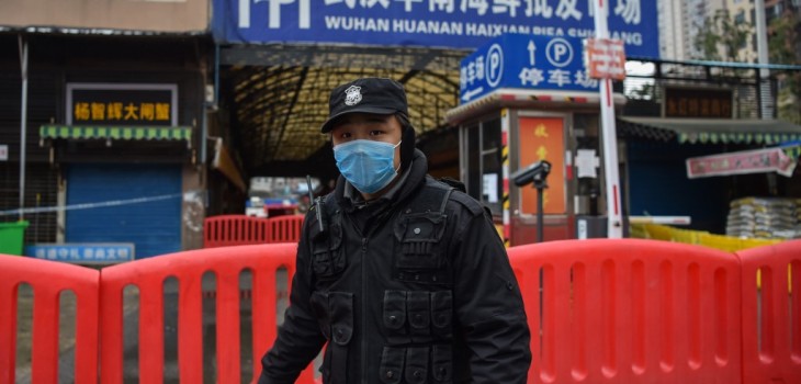 De sopa de murciélago a encomiendas de AliExpress: las fake news que circulan sobre el coronavirus