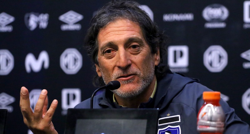 Mario Salas se retiró indignado de conferencia de prensa: mensaje de WhatsApp fue el culpable