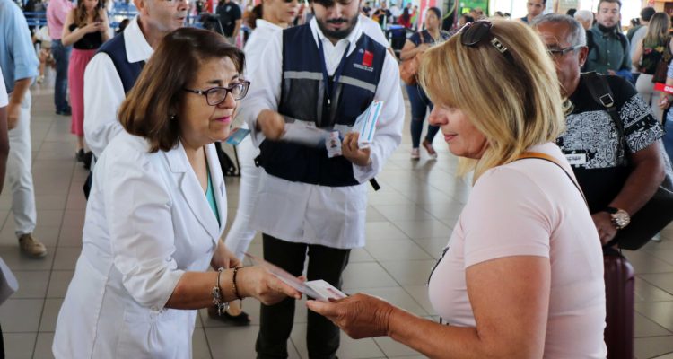 ¿Piensas viajar a Argentina? Seremi de Salud alerta a viajeros por brote de sarampión en ese país