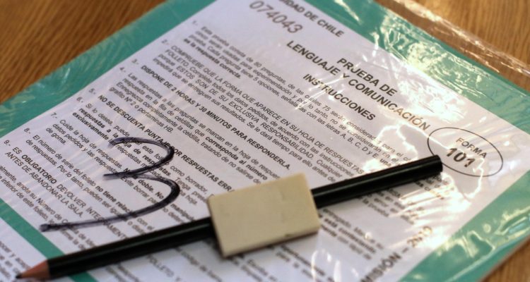 Estudiante intentó llevarse facsímil de la PSU en Osorno: fue detenida por carabineros