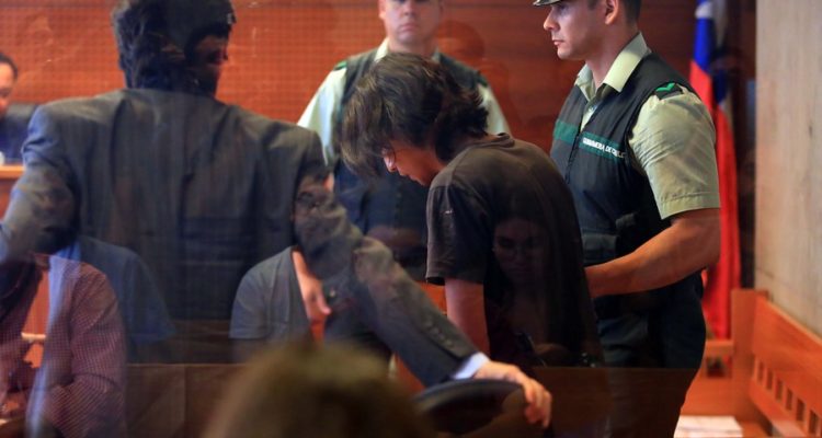 Sospechoso de quemar iglesia de Carabineros queda en prisión preventiva: video sería prueba clave