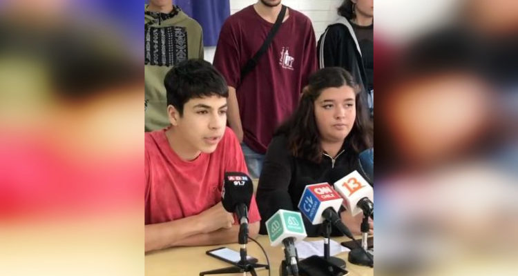 Dirigentes de la ACES por querellas del Gobierno en su contra: 