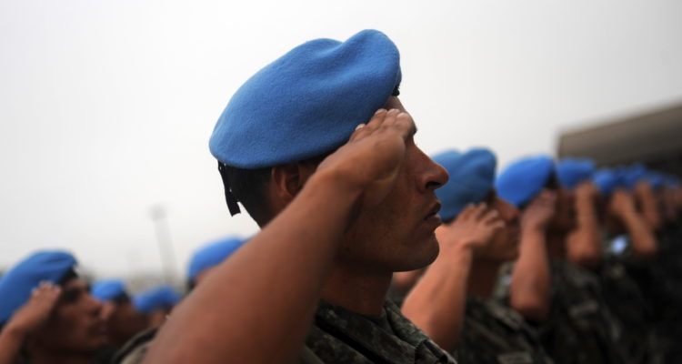 Parlamentarios pedirán exámenes de ADN por denuncia de hijos de militares chilenos en Haití