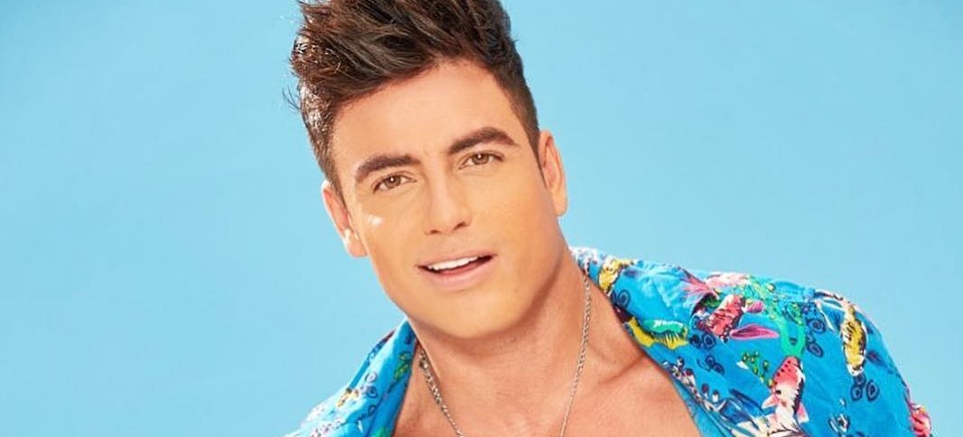 Exintengrante de Axe Bahía volvió a clases: Bruno Zaretti estudia inglés durante la cuarentena