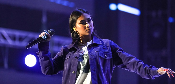 Músico de Paloma Mami realizó simbólico gesto de protesta en Festival de Las Condes: fue alabado