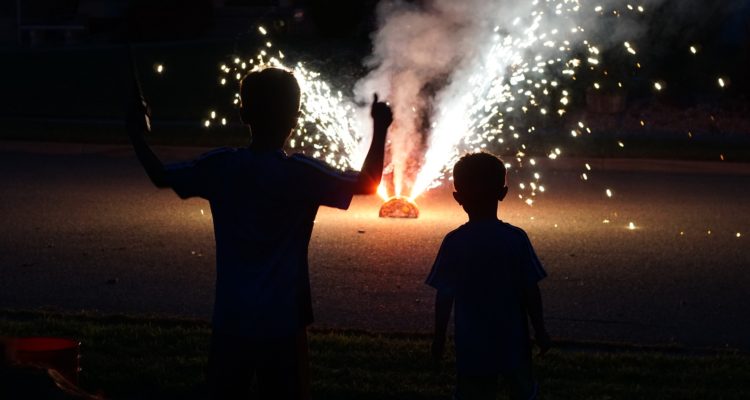 Coaniquem alertó sobre aumento de niños quemados por fuegos artificiales: van 12 casos