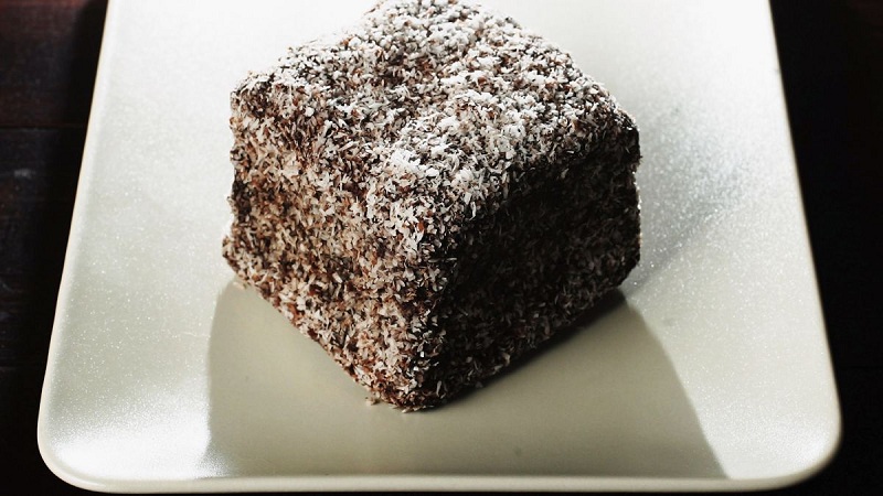 Mujer muere en plena competencia de comer pasteles en Australia