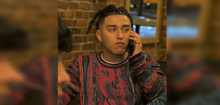 Cantante Pablo Chill-E fue retenido en el aeropuerto antes de viajar a España: tenía orden pendiente