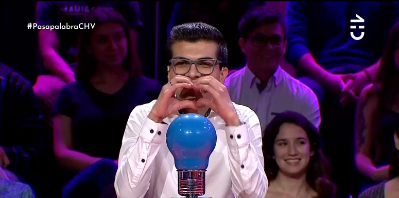 Cumplió: Felipe llevó a su pareja a Pasapalabra y vivió divertido momento con Julián Elfenbein