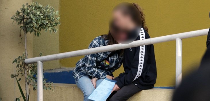 Joven aclara la razón de su llanto en medio de suspensión de PSU en colegio de Ñuñoa