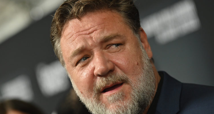 Russell Crowe no recibió su premio en los Globos de oro: está en Australia ayudando a su familia