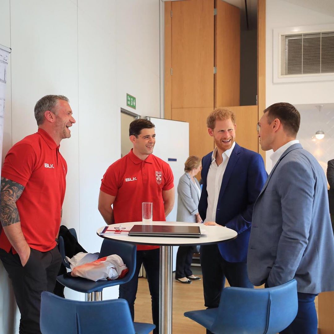 Príncipe Harry reaparece en Buckingham tras sacudir la monarquía: será anfitrión en sorteo de Rugby