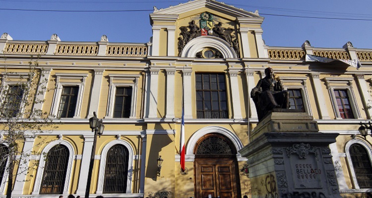 U. de Chile descarta tener relación con 