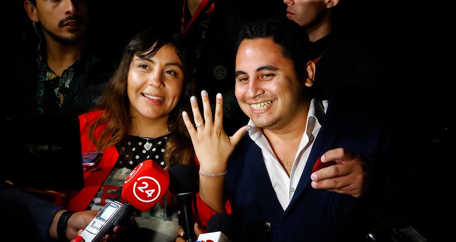 Hombre le pidió matrimonio a su pareja durante show de Pablo Alborán en Viña: 