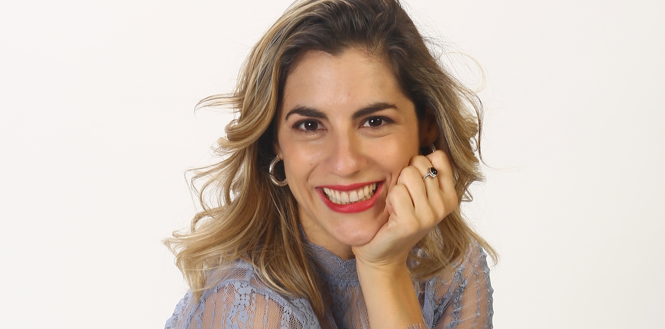 Carmen Zabala vuelve deslumbrar con su talento musical al interpretar a Amy Winehouse