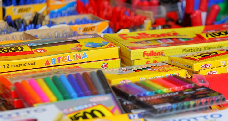 Cámara Baja aprueba proyecto que prohíbe a colegios exigir útiles escolares de marcas específicas