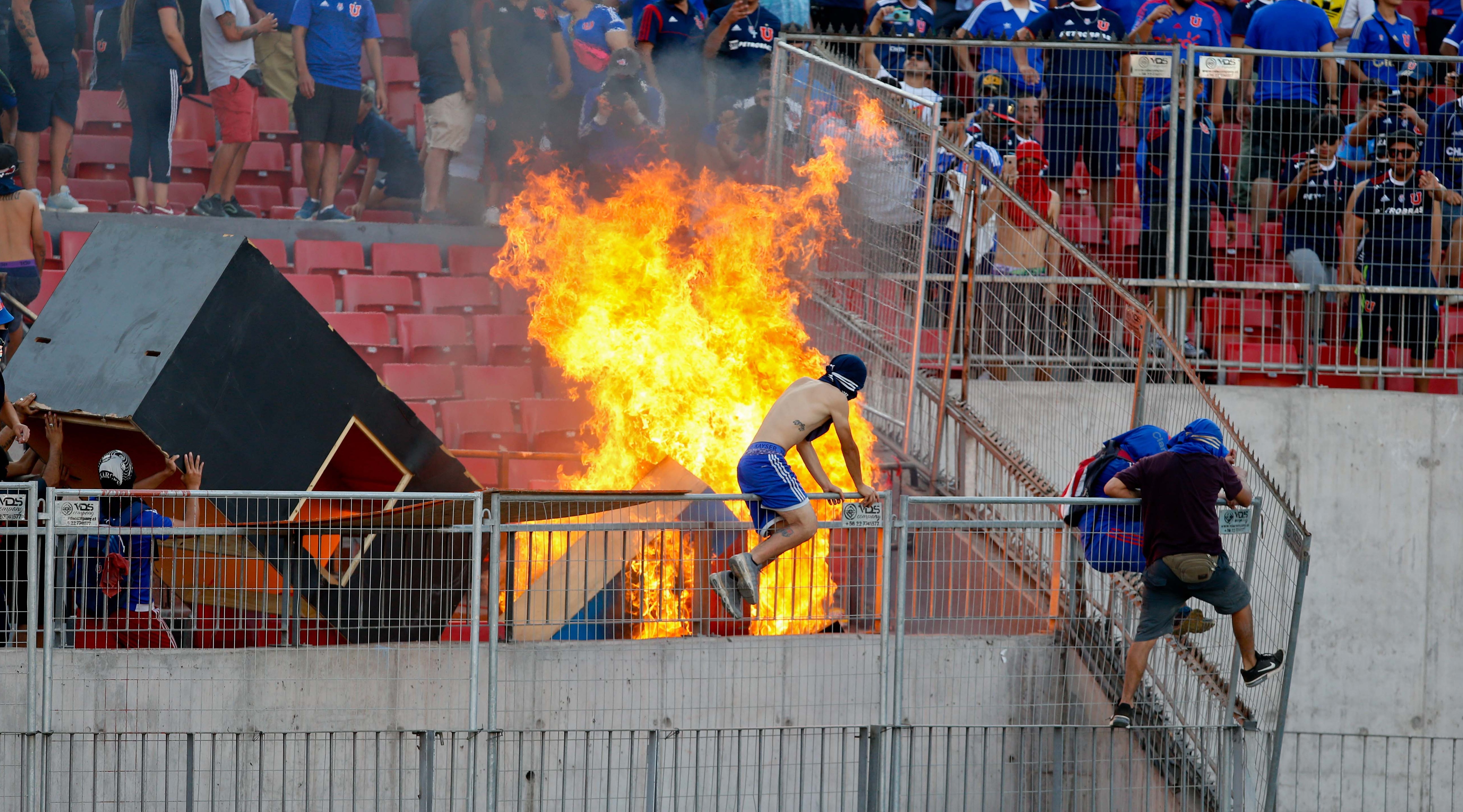 Incidentes marcaron partido de la 'U' en Copa Libertadores: Gobierno anunció medidas contra hinchas