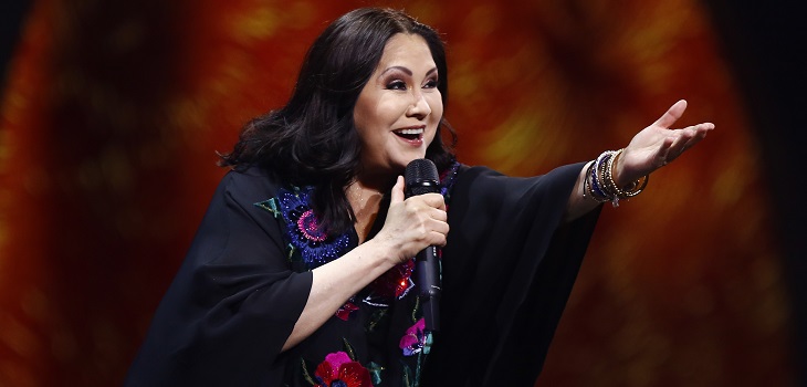 ¿Cuál fue el libro que fan le regaló a Ana Gabriel durante su show en Viña 2020?