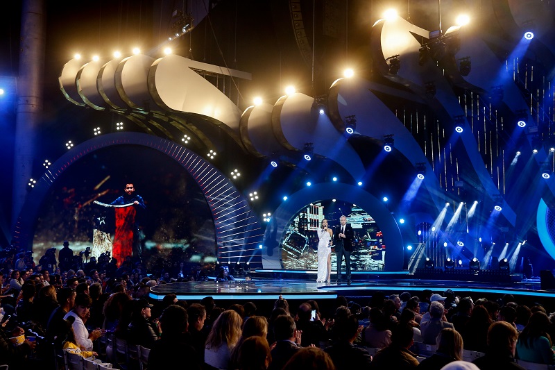 El desahogo del hombre de la bandera del 27F tras aparición de su icónica foto en Viña 2020