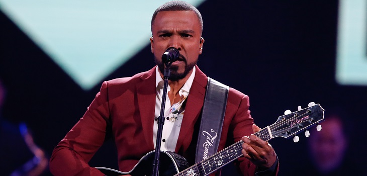 Con galería casi vacía Alexandre Pires se presentó en Festival de Viña: público pudo bajar a platea