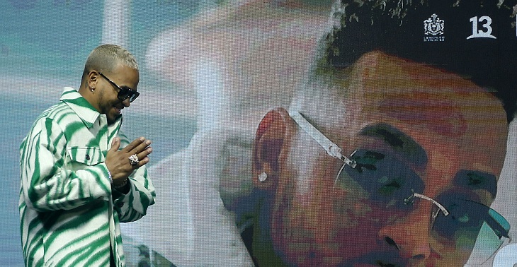 Ozuna regalará sus zapatillas a quien adivine con qué tema abrirá su show en el Festival de Viña