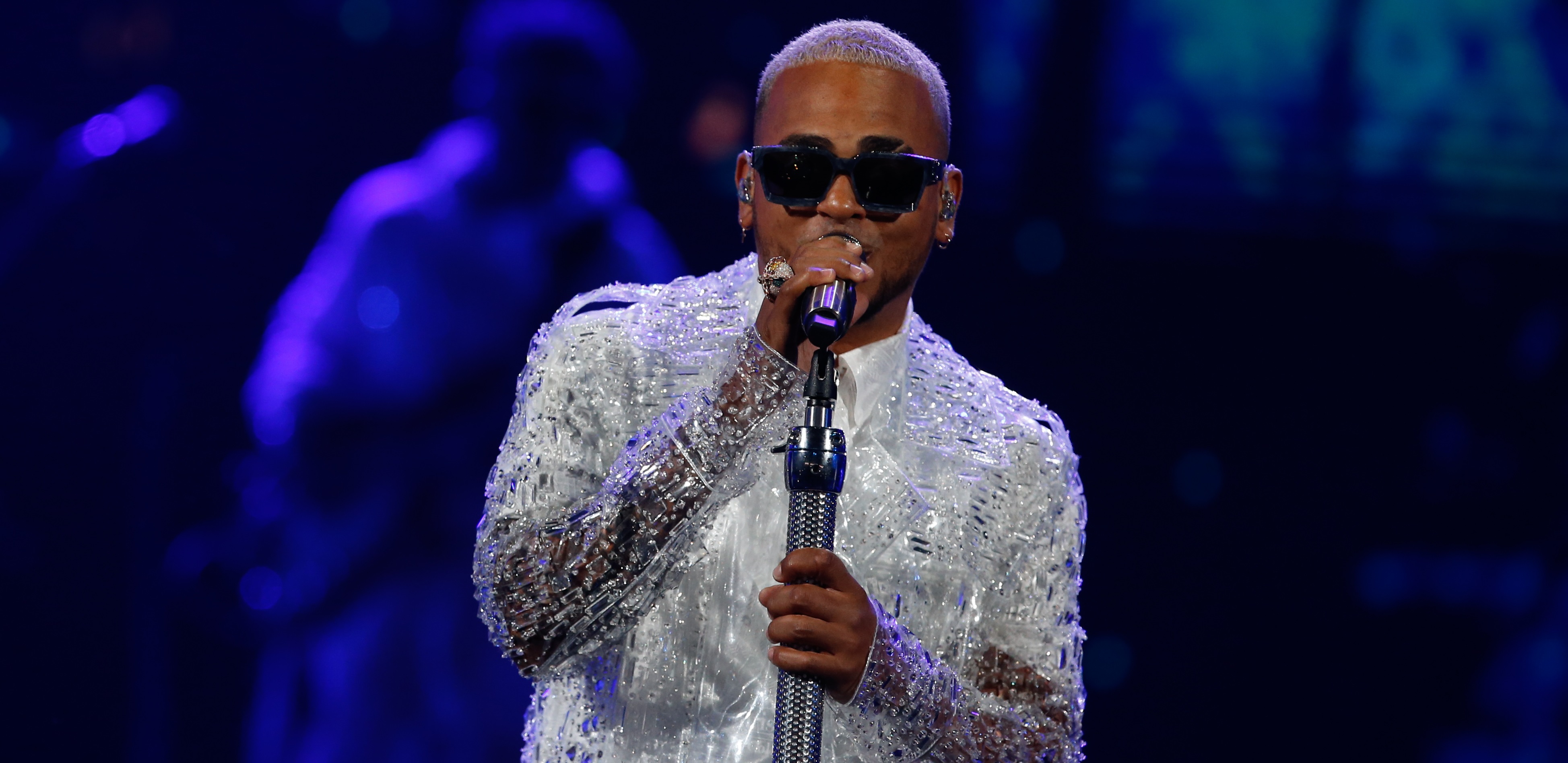 ¿Una cortina de baño? Los hilarantes memes que dejó look de Ozuna en Viña 2020