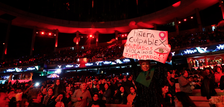 Más pancartas y menos público: los detalles que no pasaron por alto televidentes de Viña 2020