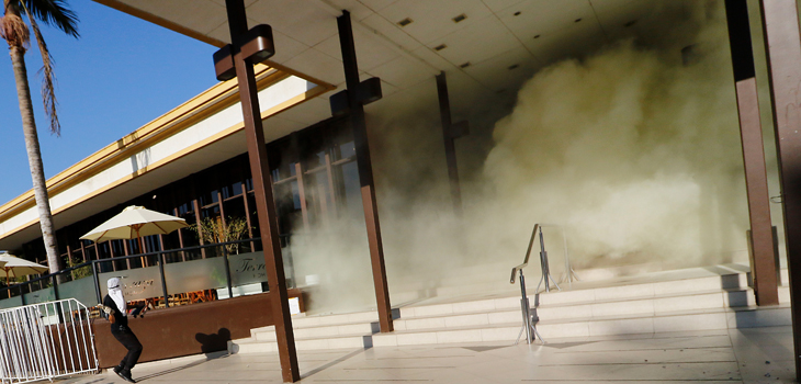 Enfrentamientos a horas del inicio del Festival: apedrearon Hotel O'Higgins