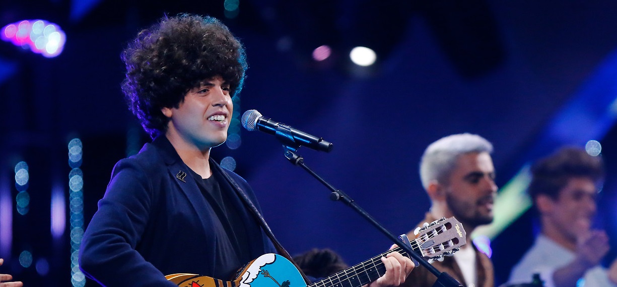 ¿Qué tenía escrito en la mano? La manifestación de Vicente Cifuentes durante competencia de Viña