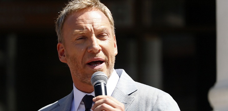 Sergio Arias reveló detalles del look de Martín Cárcamo en Viña: está inspirado en estallido social