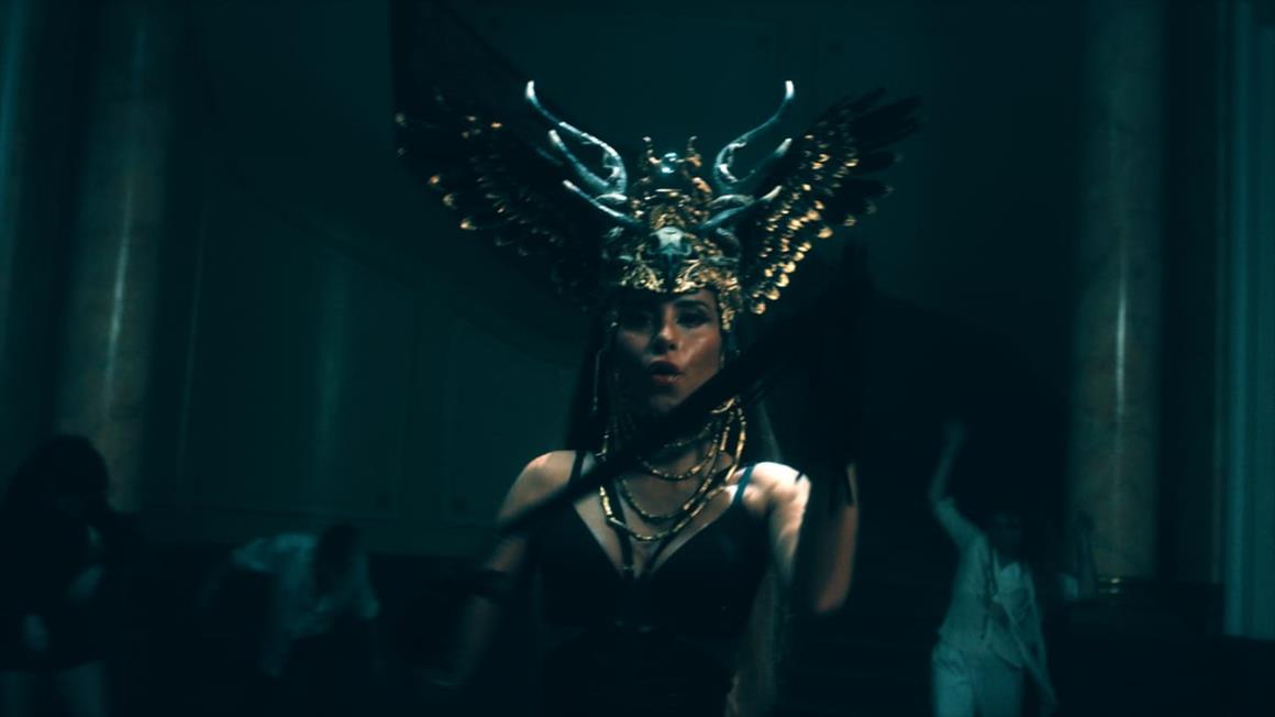 Tras filtración de su disco: Cami Gallardo presenta su single 